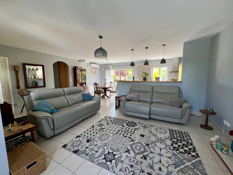 French property for sale in Antezant-la-Chapelle, Charente-Maritime - €210,600 - photo 1