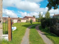 Propriété à vendre à Sainte-Gemme, Deux-Sèvres - 302 659 € - photo n°2