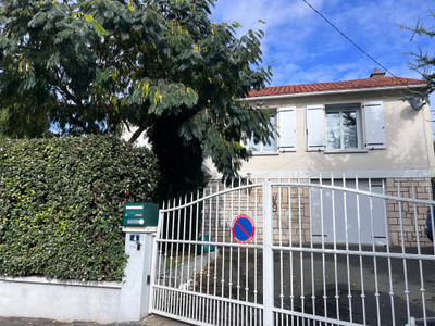 French property for sale in Civray, Vienne - €151,004 - photo 1