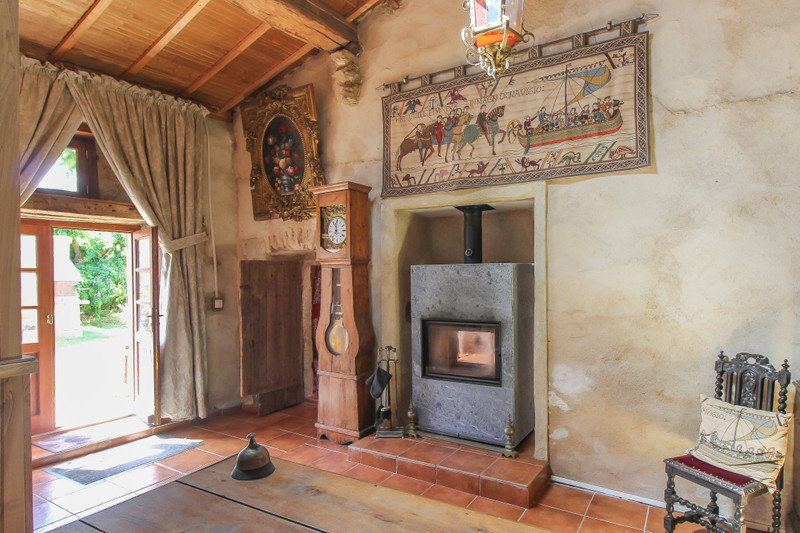 French property for sale in Saint-Loup-Lamairé, Deux-Sèvres - €349,500 - photo 2