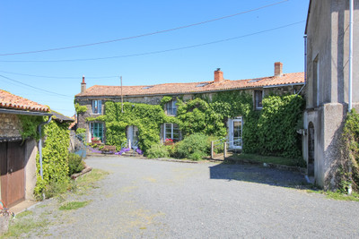 Maison à vendre à Saint-Jouin-de-Marnes, Deux-Sèvres, Poitou-Charentes, avec Leggett Immobilier