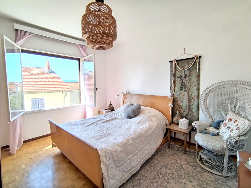 French property for sale in Toulon, Var - €226,000 - photo 9