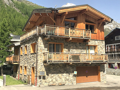 Luxury Ski in Ski Out Chalet in Tignes 1850m with Hot Tub, Lift & Incredible Views of Mt Blanc