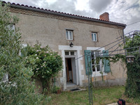 Propriété à vendre à Lathus-Saint-Rémy, Vienne - 31 400 € - photo n°1