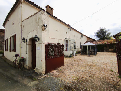 Maison à vendre à Voulême, Vienne, Poitou-Charentes, avec Leggett Immobilier