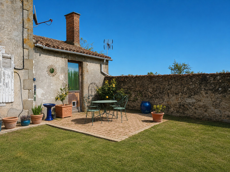 French property for sale in Sainte-Gemme, Deux-Sèvres - €302,659 - photo 9