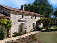 Propriété à vendre à Saint-Hilaire-des-Loges, Vendée - 239 999 € - photo n°1