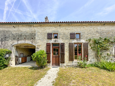 French property for sale in Ballans, Charente-Maritime - €224,950 - photo 9