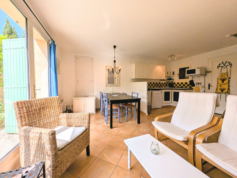 French property for sale in Buisson, Vaucluse - €395,000 - photo 7