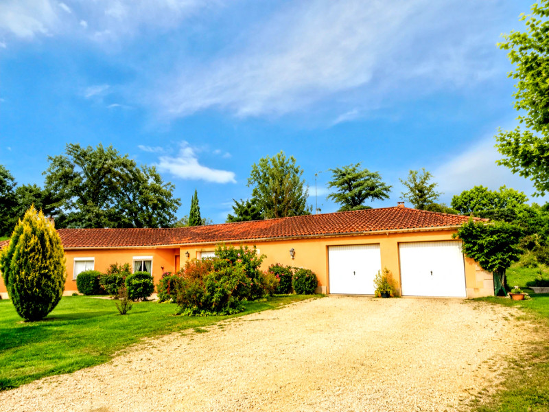 Propriété à vendre à Chabanais, Charente - 285 000 €