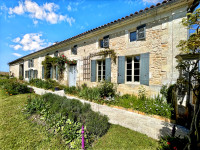 Propriété à vendre à Neuvicq, Charente-Maritime - 392 200 € - photo n°2