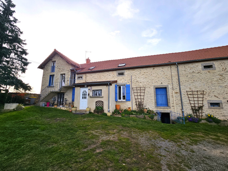 Maison à vendre à La Celle, Allier - 265.000 € - photo 1