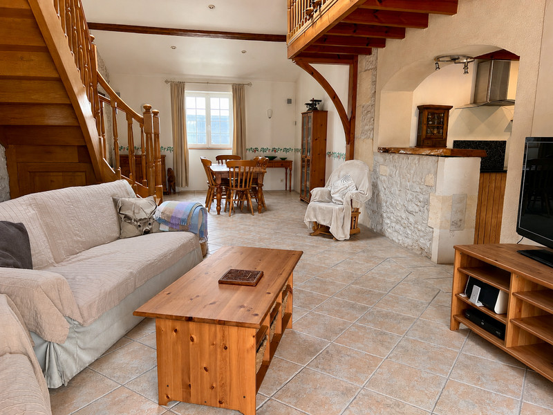 French property for sale in Germignac, Charente-Maritime - €424,000 - photo 3