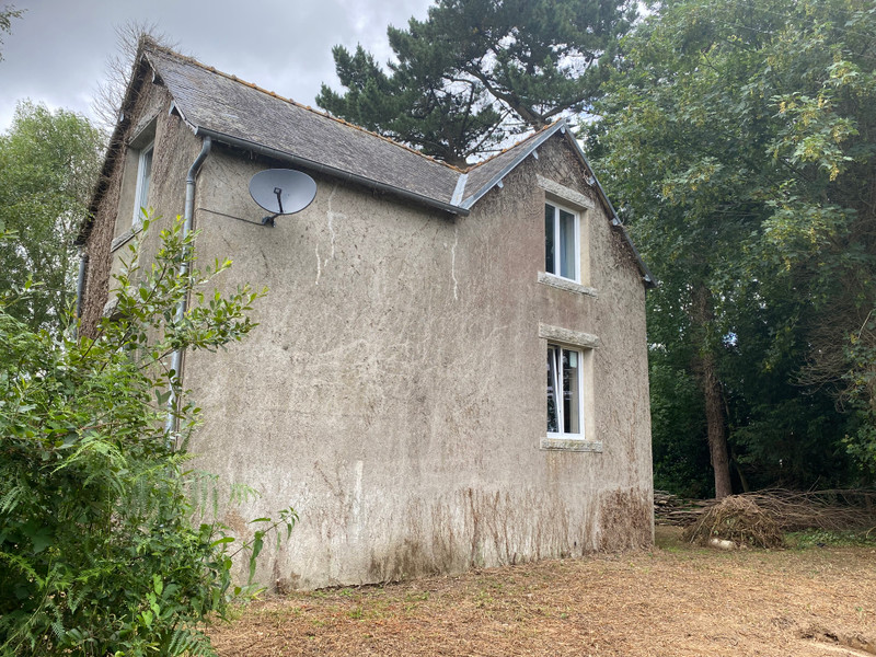French property for sale in Poullaouen, Finistère - €97,900 - photo 1