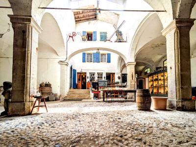 Maison à vendre à Saint-Laurent-du-Pape, Ardèche, Rhône-Alpes, avec Leggett Immobilier