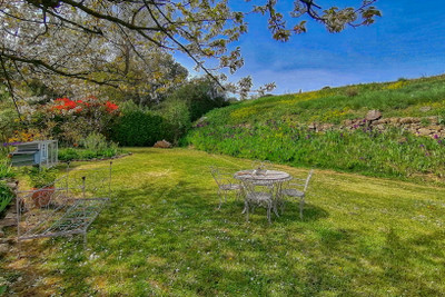 Spacious, charming villa with breathtaking view on one of the most beautiful hilltop villages of Provence