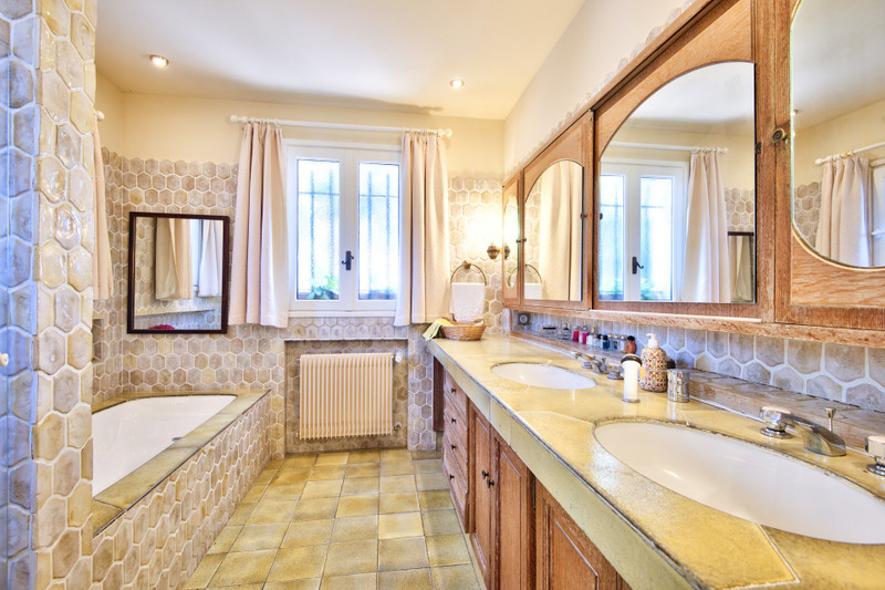 French property for sale in Nice, Alpes-Maritimes - €2,395,000 - photo 8