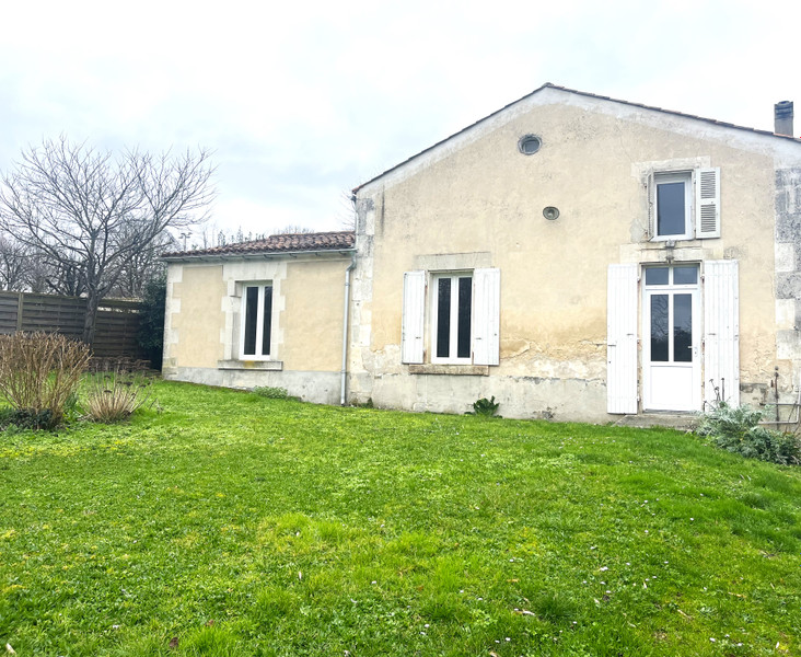Maison à vendre à Segonzac, Charente - 369 000 € - photo 1