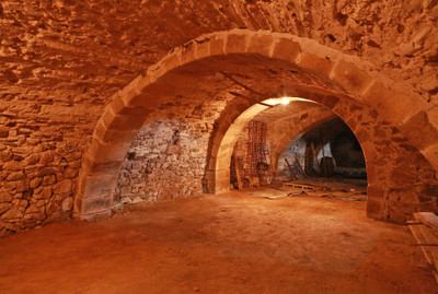 Château fort du 14ème siècle avec 7 chambres, et presque 7 hectares de terrain près de Brantome