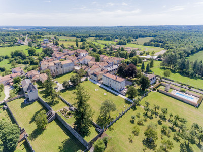 Maison à vendre à Charras, Charente, Poitou-Charentes, avec Leggett Immobilier