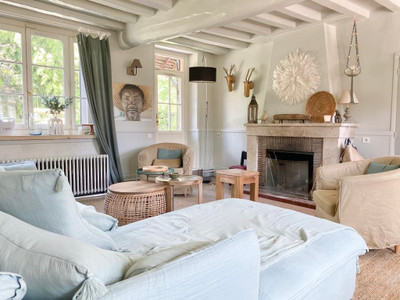 Completely renovated country house with a chic country spirit 