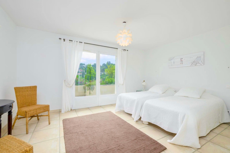 French property for sale in Mougins, Alpes-Maritimes - €2,495,000 - photo 7