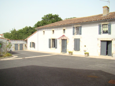 Maison à vendre à Payroux, Vienne, Poitou-Charentes, avec Leggett Immobilier