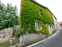 Maison à vendre à Villebois-Lavalette, Charente - 180.000 € - photo 2