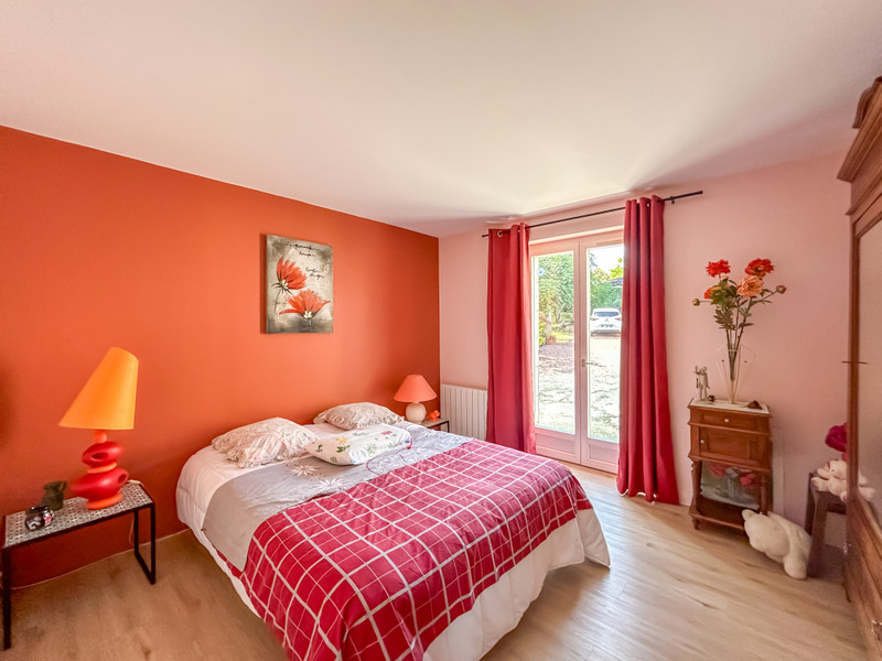 French property for sale in Saint-Astier, Dordogne - €392,200 - photo 4