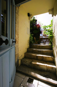 

Stunning Ile de Ré listed property, 3 bedrooms and a lovely courtyard
garden