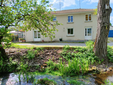 Maison à vendre à Marignac, Charente-Maritime, Poitou-Charentes, avec Leggett Immobilier