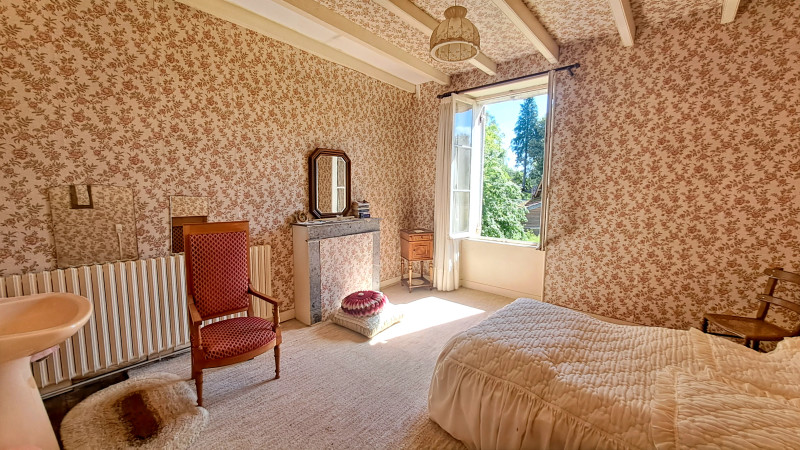 French property for sale in Massignac, Charente - €189,000 - photo 6