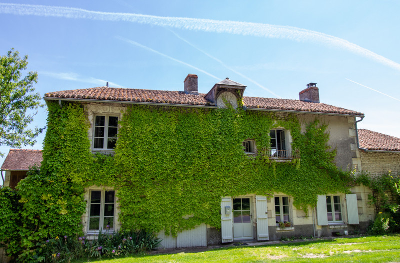Maison à vendre à Faye-la-Vineuse, Indre-et-Loire - 286 200 € - photo 1