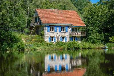 Lacs à vendre à Saint-Saud-Lacoussière, Dordogne, Aquitaine, avec Leggett Immobilier