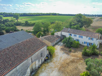 Propriété à vendre à Saint-Saturnin, Charente - 440 000 € - photo n°2