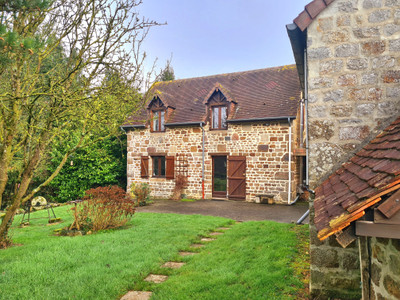 French property for sale in Saint-Cyr-du-Bailleul, Manche - €150,000 - photo 14