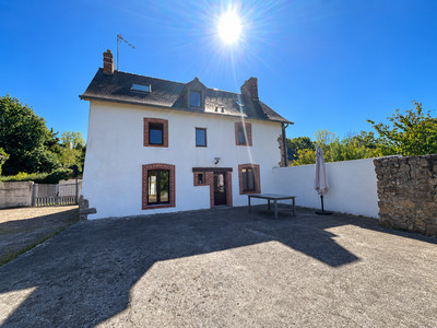 French property for sale in Saint-Aubin-des-Préaux, Manche - €349,800 - photo 1