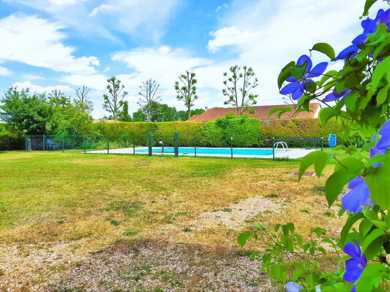French property for sale in Cherval, Dordogne - €255,000 - photo 2