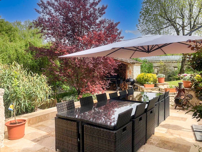 Up and running business opportunity - main house with 3 gîtes, pool and views, excellent quiet location. 