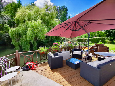 French property for sale in Pons, Charente-Maritime - €394,000 - photo 2