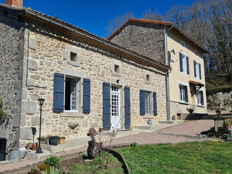 French property for sale in Saint-Estèphe, Dordogne - €617,000 - photo 2