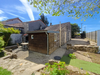 French property for sale in Luxé, Charente - €131,610 - photo 9