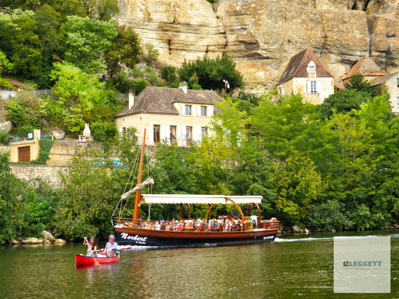 House in La RoqueGageac Dordogne 4bedroom stone house with unique