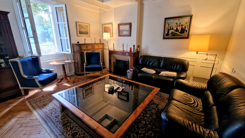 French property for sale in Saint-Magne-de-Castillon, Gironde - €395,000 - photo 2