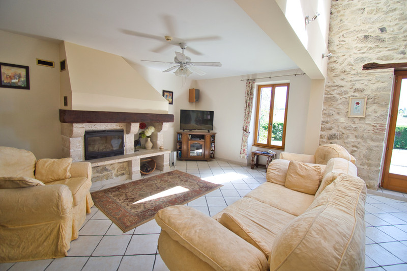 French property for sale in Monbahus, Lot-et-Garonne - €445,000 - photo 4