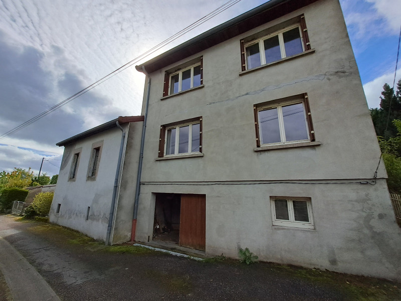 Maison à vendre à Luzy, Nièvre - 139.000 € - photo 1