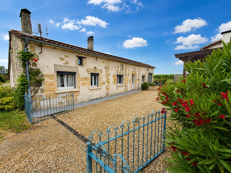 French property for sale in Saint-Savin, Gironde - €524,700 - photo 1