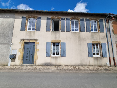 Maison à vendre à Brillac, Charente, Poitou-Charentes, avec Leggett Immobilier
