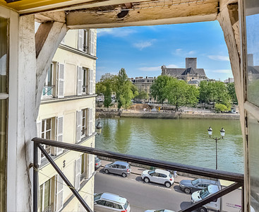 Appartement à vendre à Paris 4e Arrondissement, Paris, Île-de-France, avec Leggett Immobilier