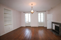 Maison à vendre à Saint-Jean-d'Angély, Charente-Maritime - 275 600 € - photo 2